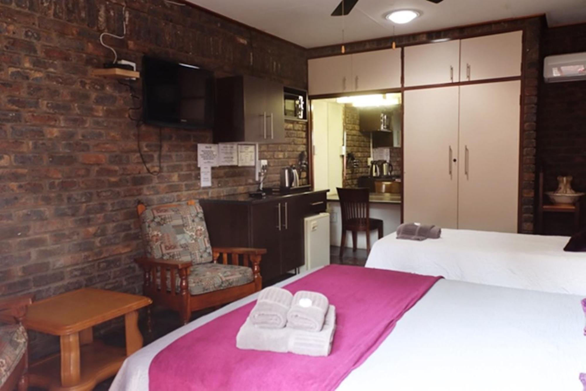 פאלאבורווה Royal Game Guest House מראה חיצוני תמונה