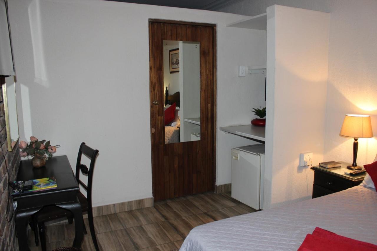 פאלאבורווה Royal Game Guest House מראה חיצוני תמונה
