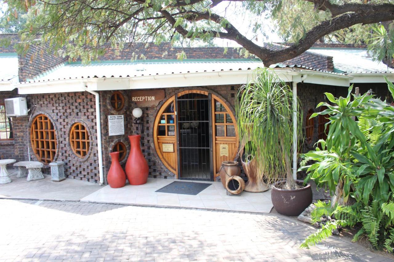 פאלאבורווה Royal Game Guest House מראה חיצוני תמונה